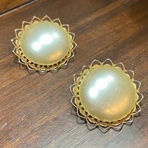 Vintage Judy Lee Button Cap Pearl Earrings